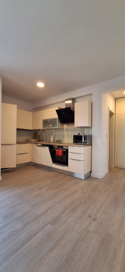 VODICE, SRIMA, APPARTAMENTO 100 M DALLA MARE E DALLA SPIAGGIA