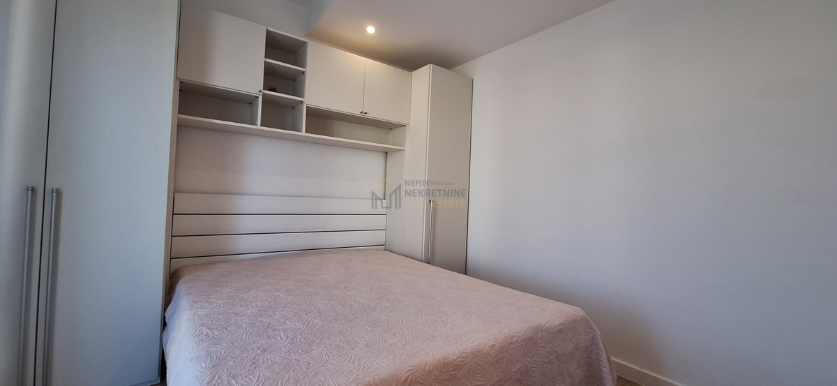 VODICE, SRIMA, APPARTAMENTO 100 M DALLA MARE E DALLA SPIAGGIA