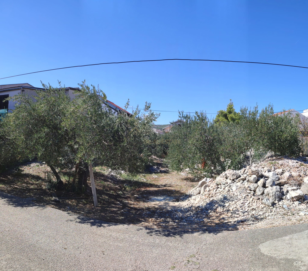 Vodice, terreno edificabile non lontano dal centro