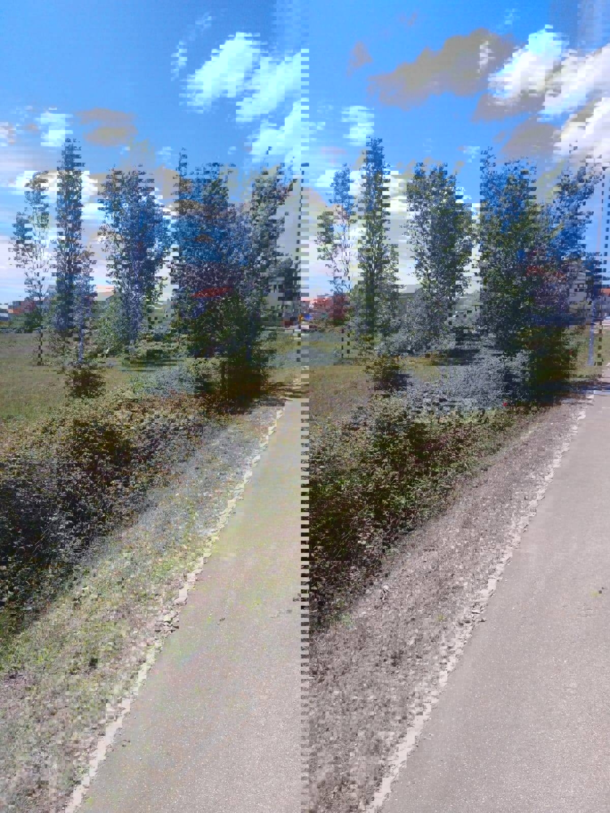 Talijanski: Terreno edificabile di 1.746 m² lungo la strada, vicino all'aeroporto
