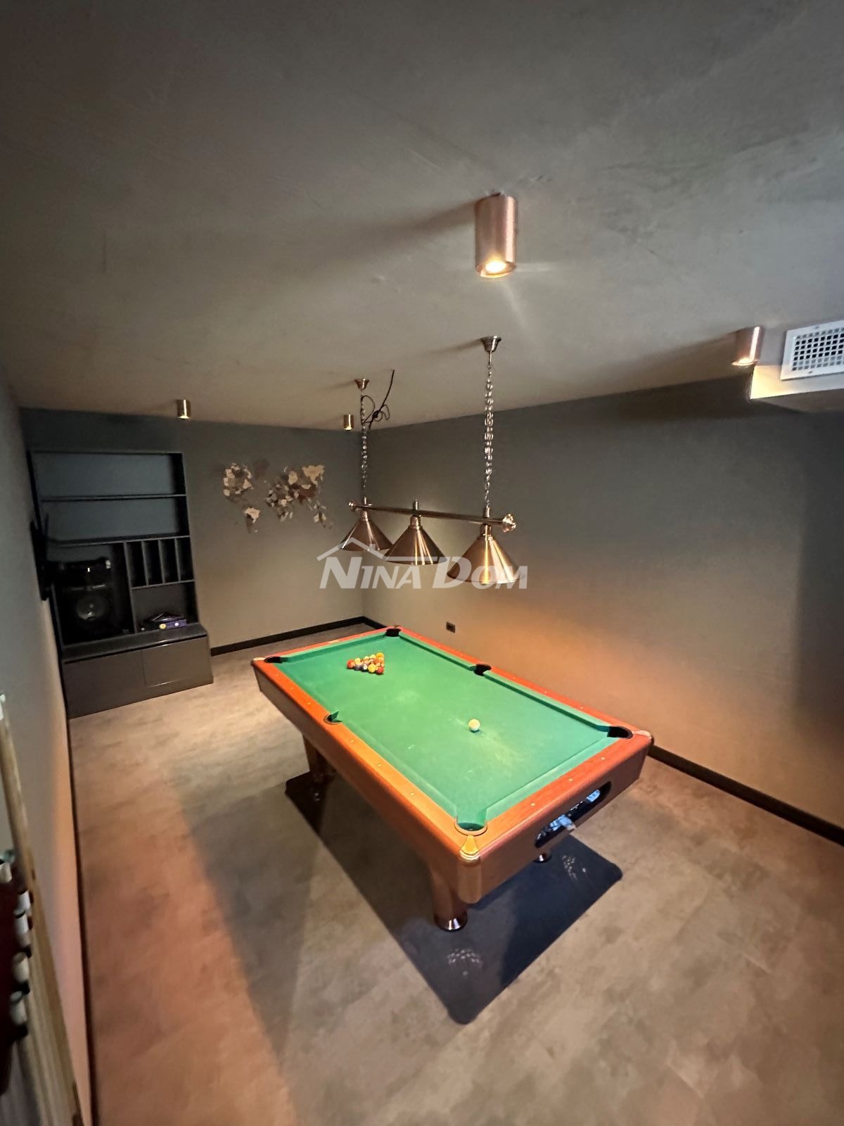 Residenza di Lusso con Piscine, Campo da Tennis e Annesso