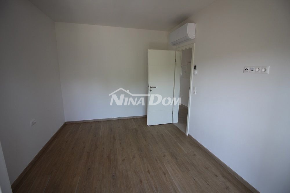 Lato sud dell'isola di Vir, appartamento al 1° piano (acqua e fognatura)