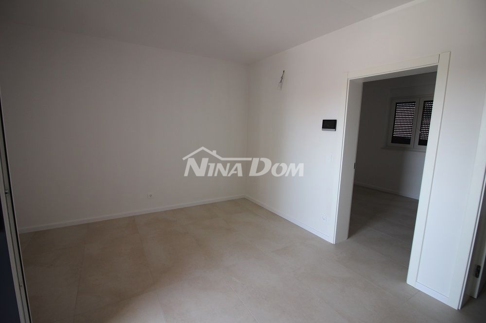 Lato sud dell'isola di Vir, appartamento al 1° piano (acqua e fognatura)