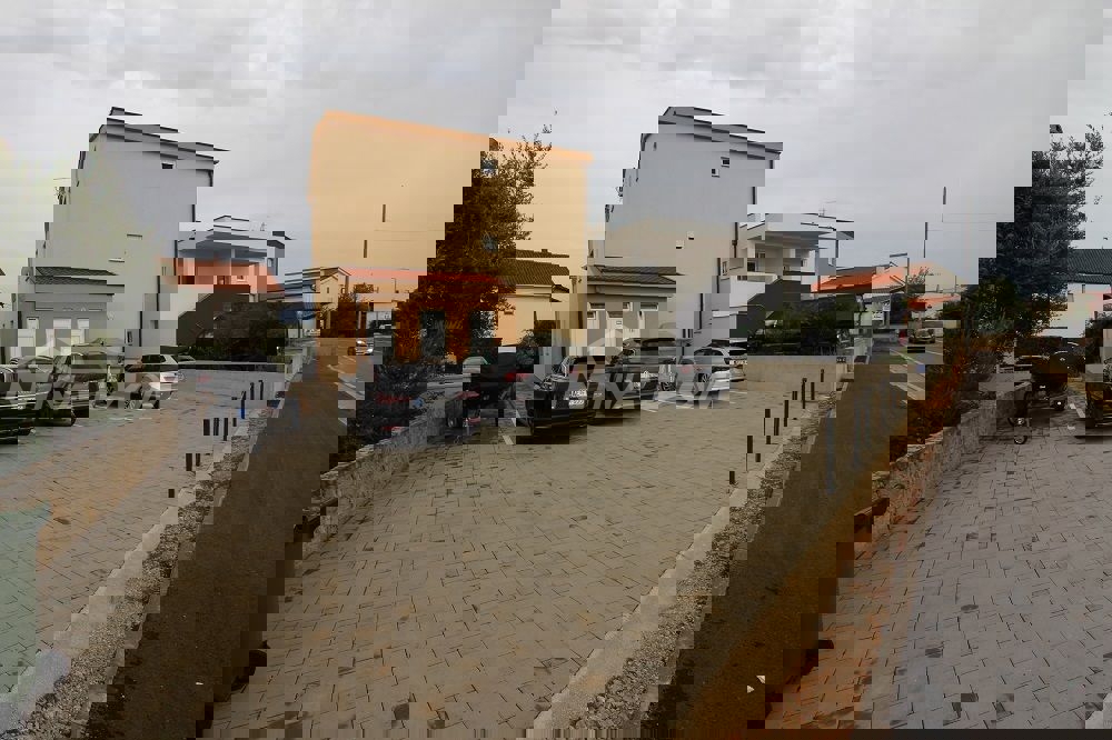 Appartamento lato sud a 254 metri dal mare, acqua e fognatura