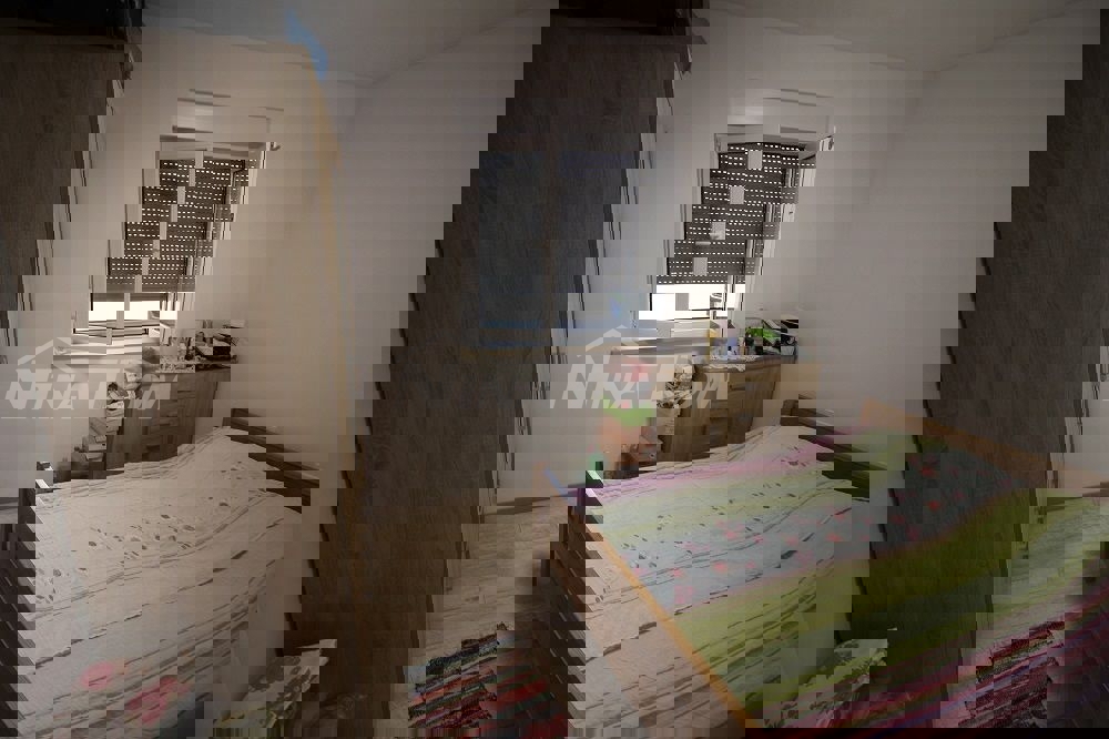 Appartamento lato sud a 254 metri dal mare, acqua e fognatura