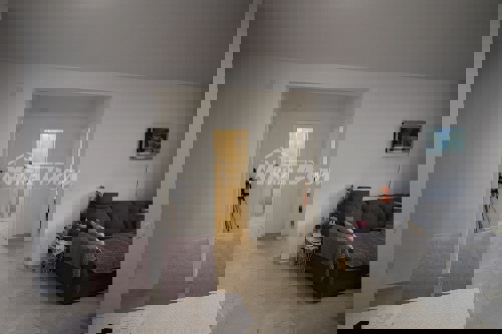 Appartamento lato sud a 254 metri dal mare, acqua e fognatura