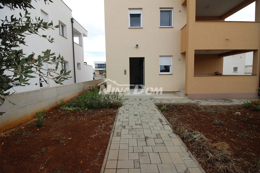 Appartamento lato sud a 254 metri dal mare, acqua e fognatura