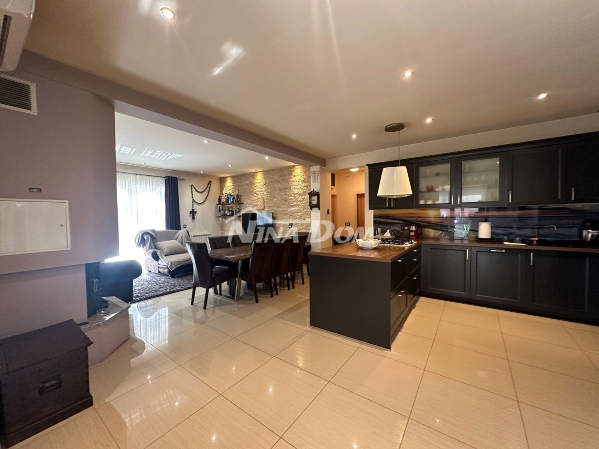 Zadar-Bibinje-Casa in 2a fila al mare su 1336m2