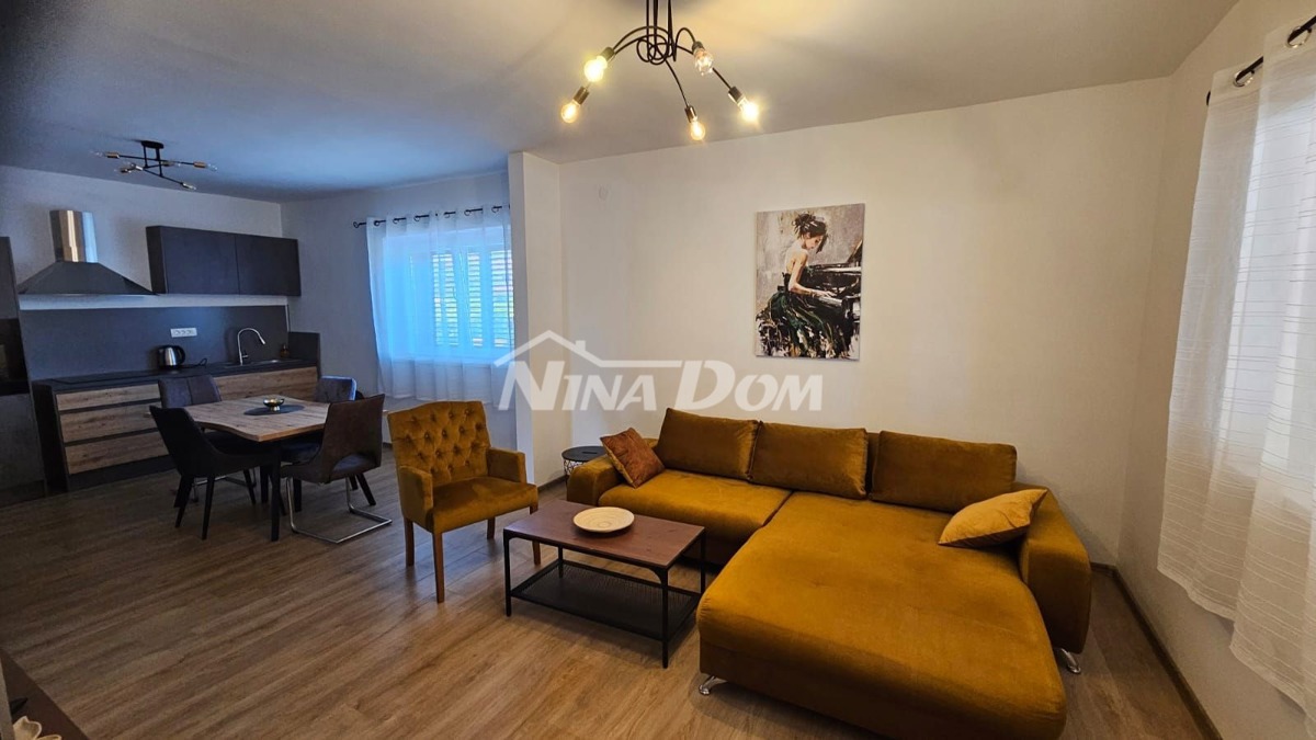 Immobile completamente ristrutturato in ottima posizione.