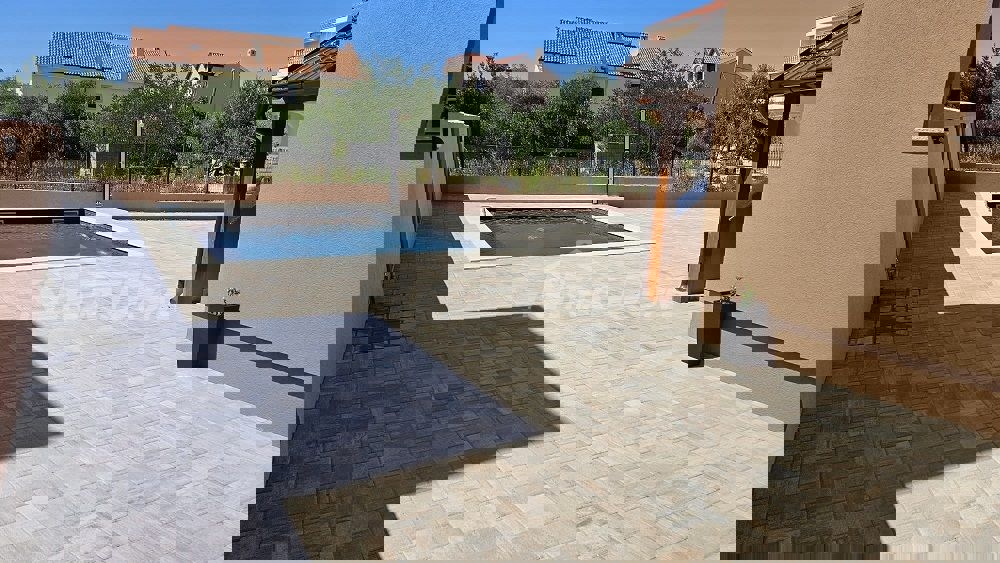 Immobile completamente ristrutturato in ottima posizione.