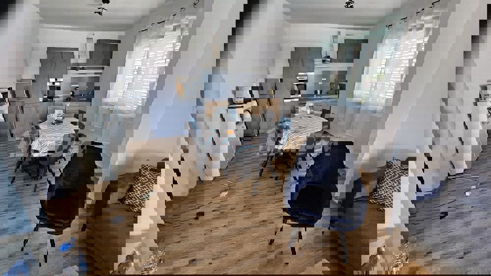 Immobile completamente ristrutturato in ottima posizione.