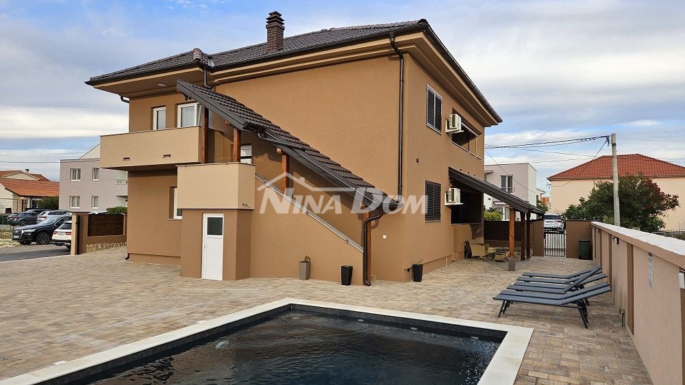 Immobile completamente ristrutturato in ottima posizione.