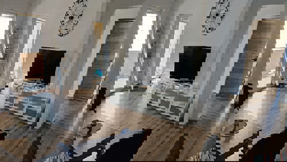 Immobile completamente ristrutturato in ottima posizione.