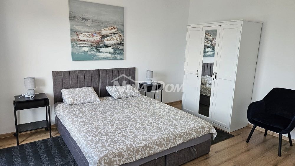 Immobile completamente ristrutturato in ottima posizione.