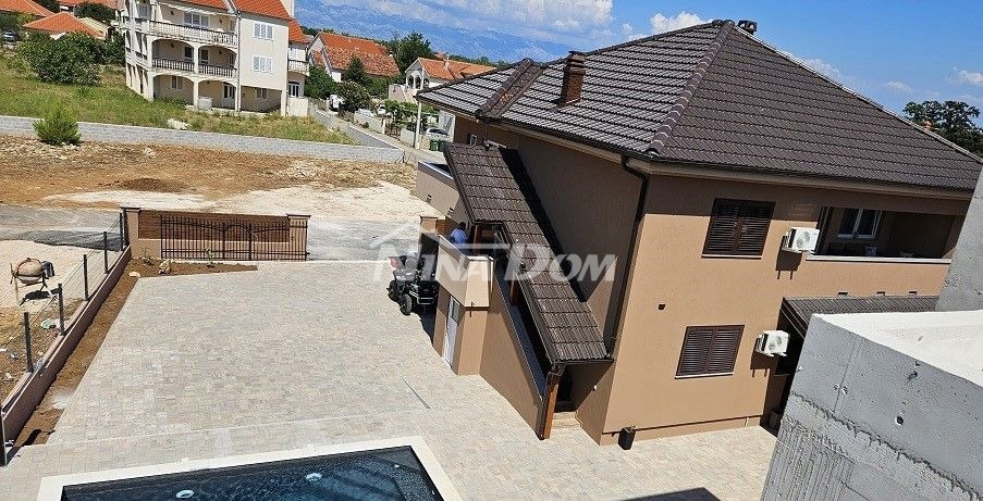 Immobile completamente ristrutturato in ottima posizione.