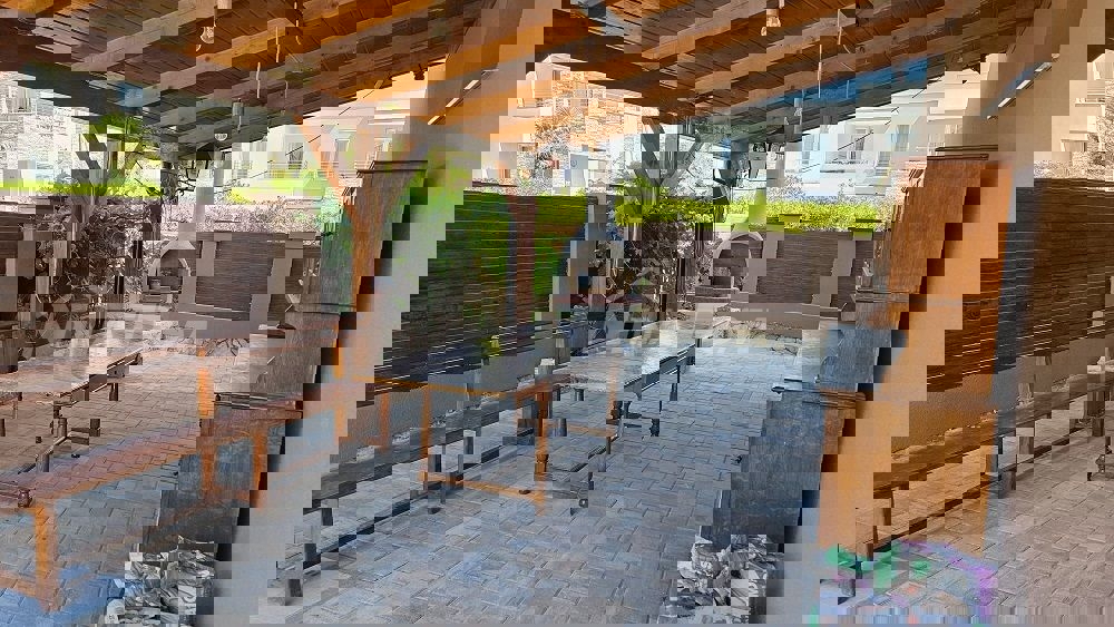 Immobile completamente ristrutturato in ottima posizione.