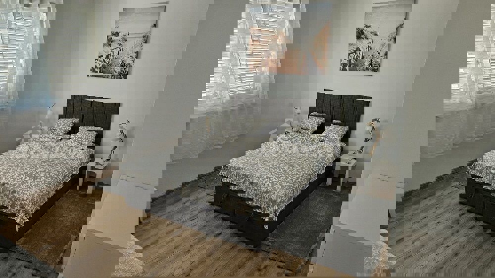 Immobile completamente ristrutturato in ottima posizione.