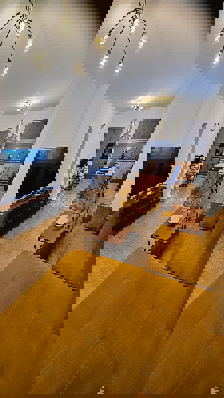 Immobile completamente ristrutturato in ottima posizione.