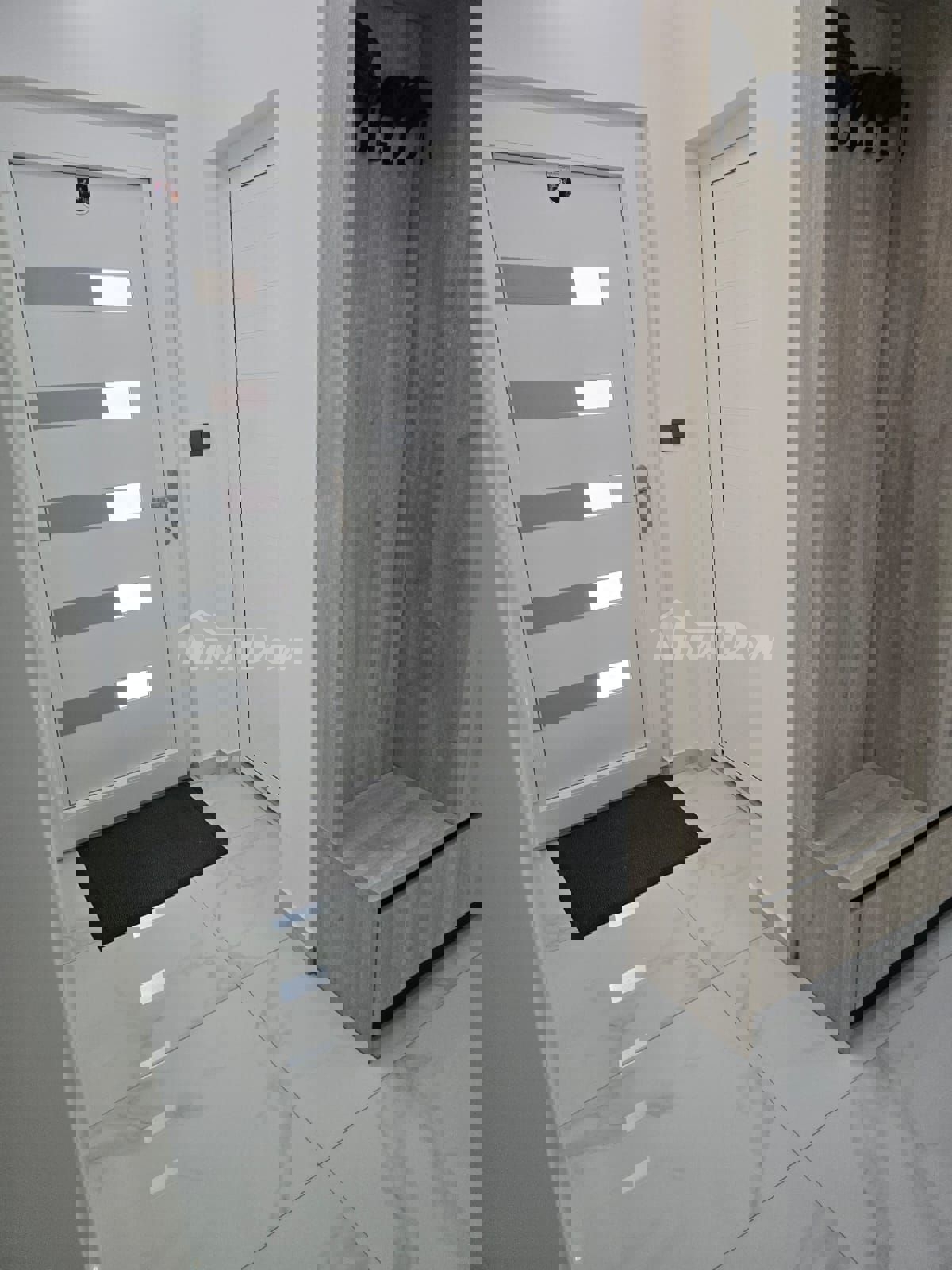 Lato sud, a 50 metri dal mare e dalla spiaggia.