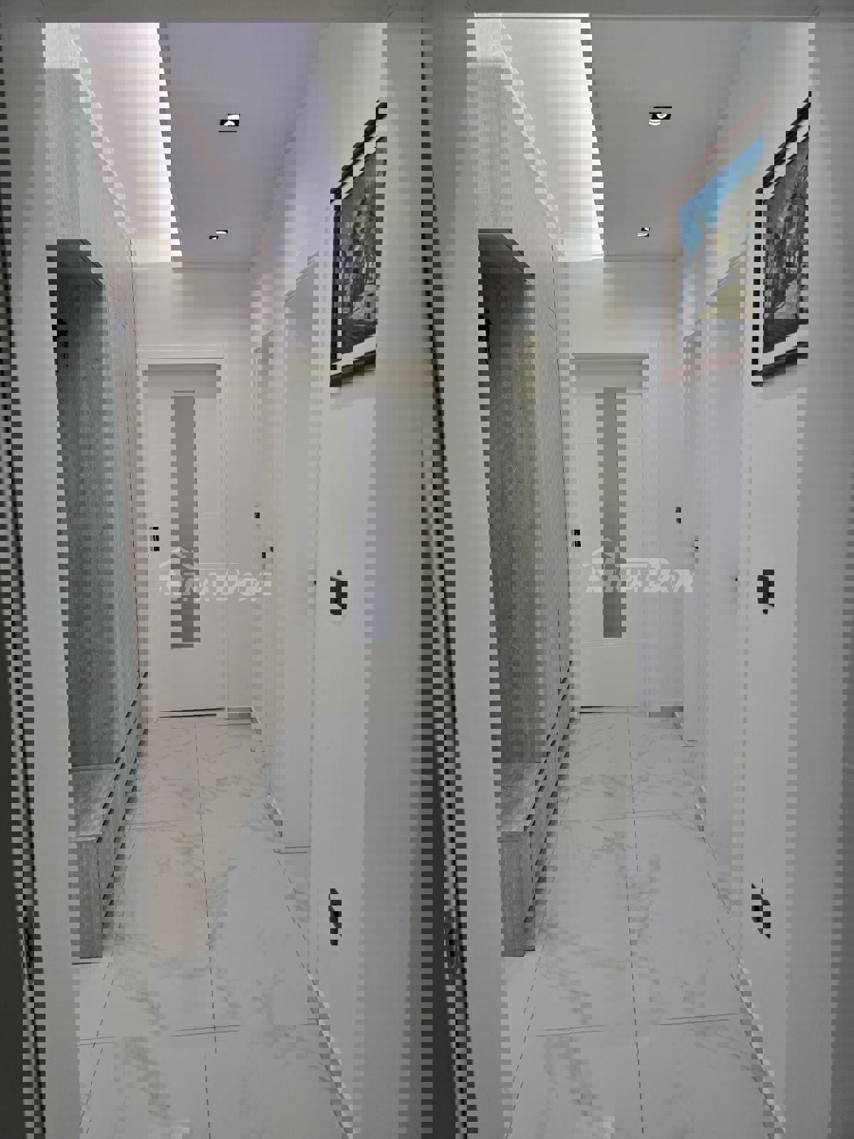 Lato sud, a 50 metri dal mare e dalla spiaggia.