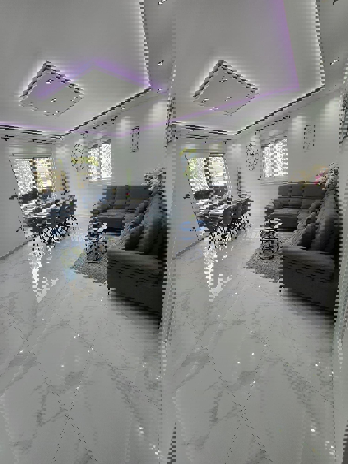 Lato sud, a 50 metri dal mare e dalla spiaggia.