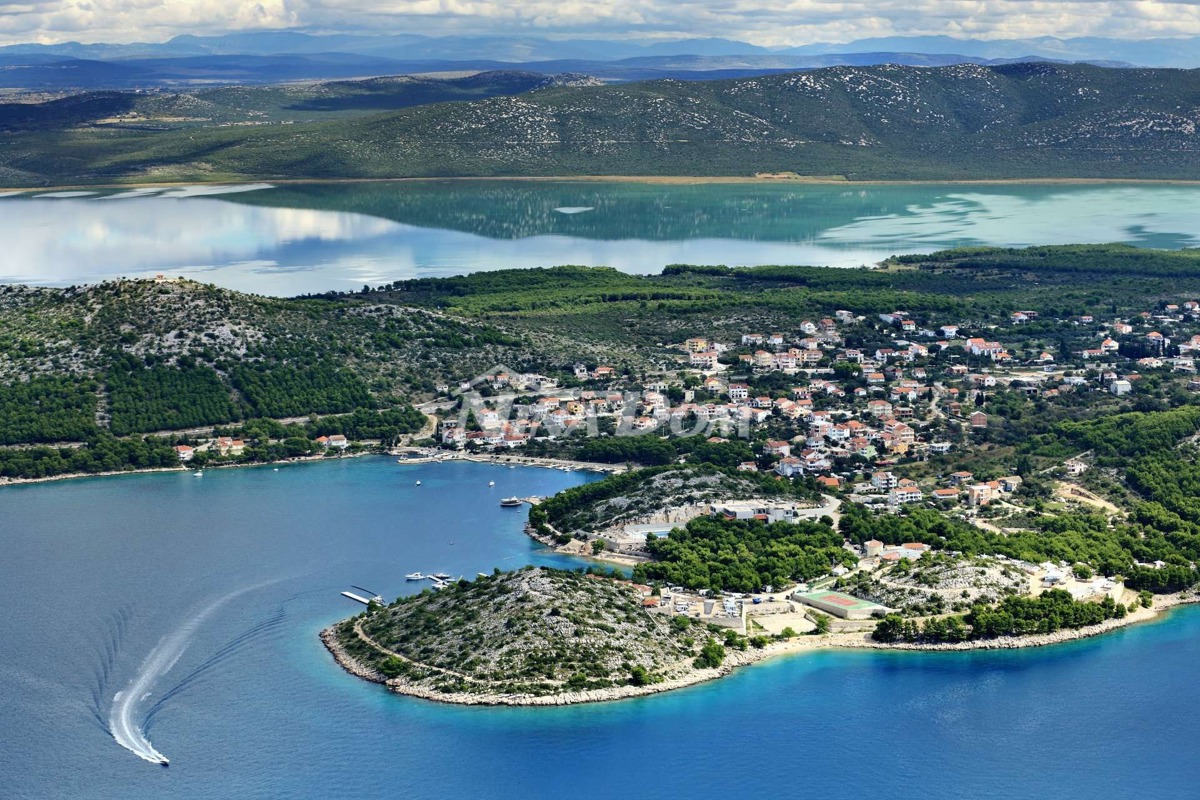 Terreno edificabile 1.915 m² – Drage (Comune catastale di Pakoštane), Zara