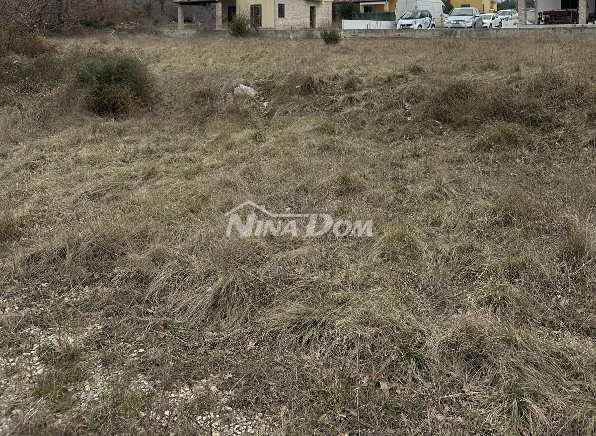 Terreno in vendita a Radovin-Zara – Ideale per casa o casa vacanze!