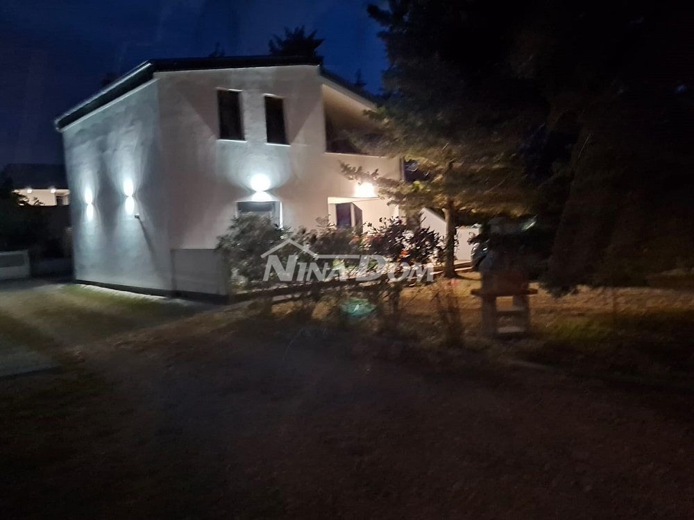 Proprietà indipendente con ampio giardino.