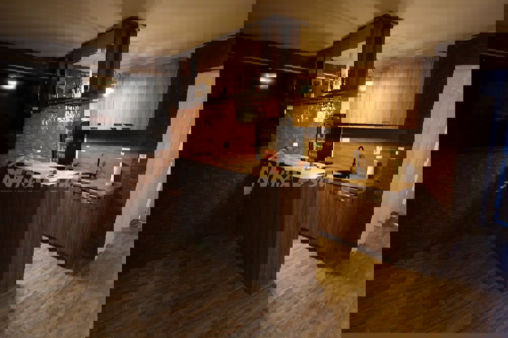 Sul lato sud dell'isola di Vir, condominio completamente ristrutturato.