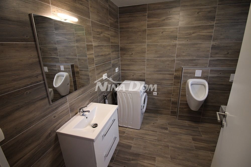 Sul lato sud dell'isola di Vir, condominio completamente ristrutturato.