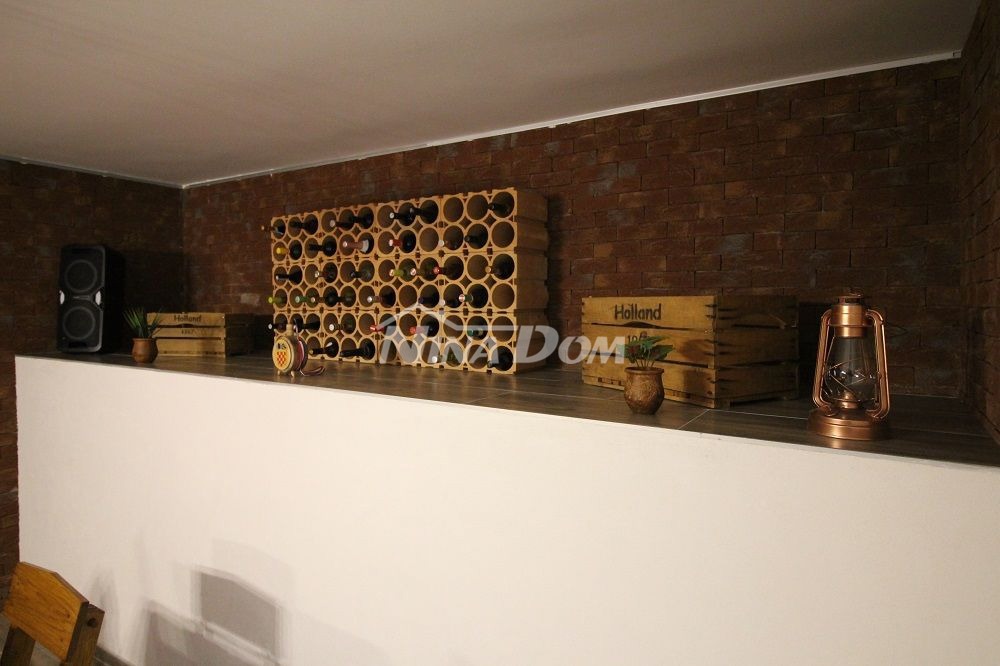 Sul lato sud dell'isola di Vir, condominio completamente ristrutturato.