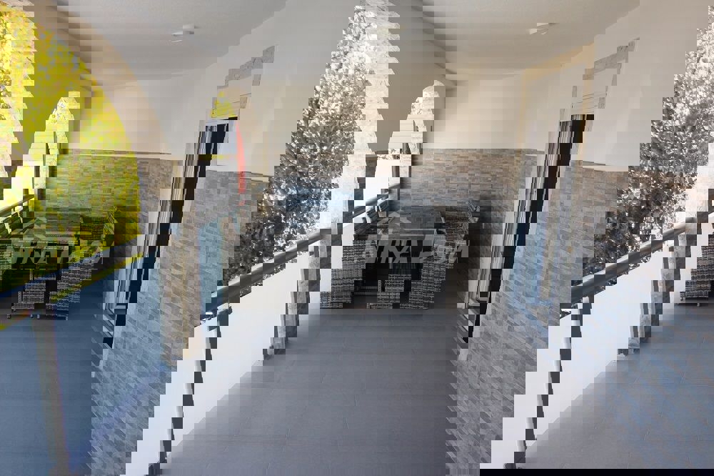 Sul lato sud dell'isola di Vir, condominio completamente ristrutturato.