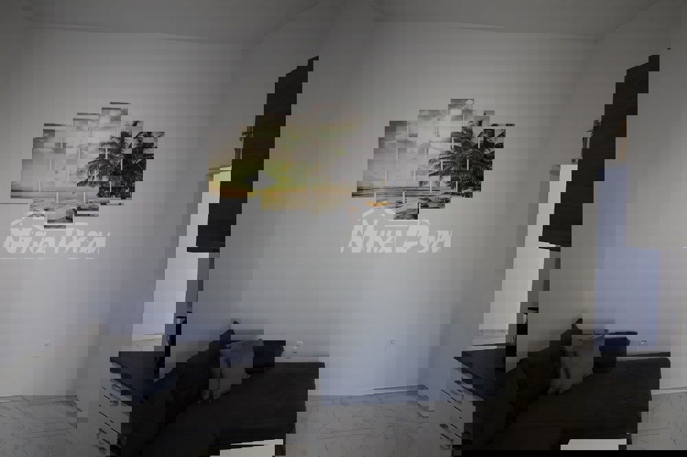 Sul lato sud dell'isola di Vir, condominio completamente ristrutturato.