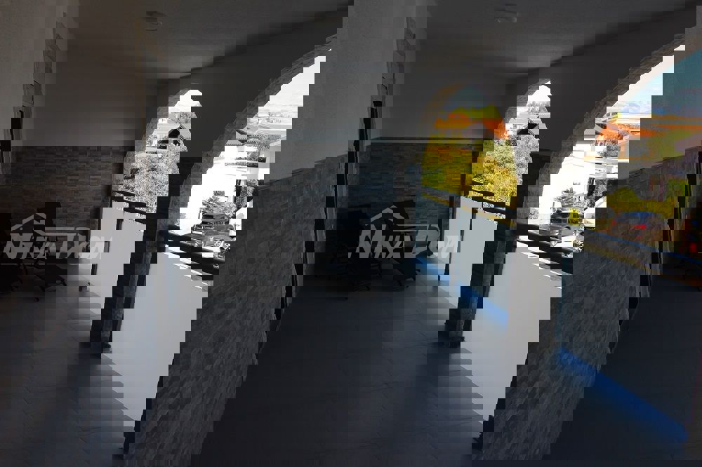 Sul lato sud dell'isola di Vir, condominio completamente ristrutturato.