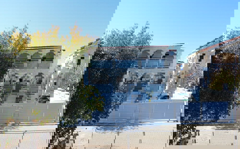 Sul lato sud dell'isola di Vir, condominio completamente ristrutturato.