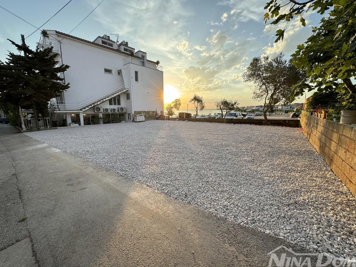 Dalmazia – Zara – Aparthotel in prima fila sul mare con parcheggio e bar