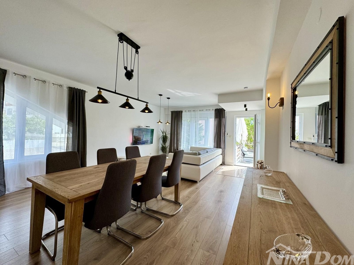 Dalmazia – Zara – Aparthotel in prima fila sul mare con parcheggio e bar