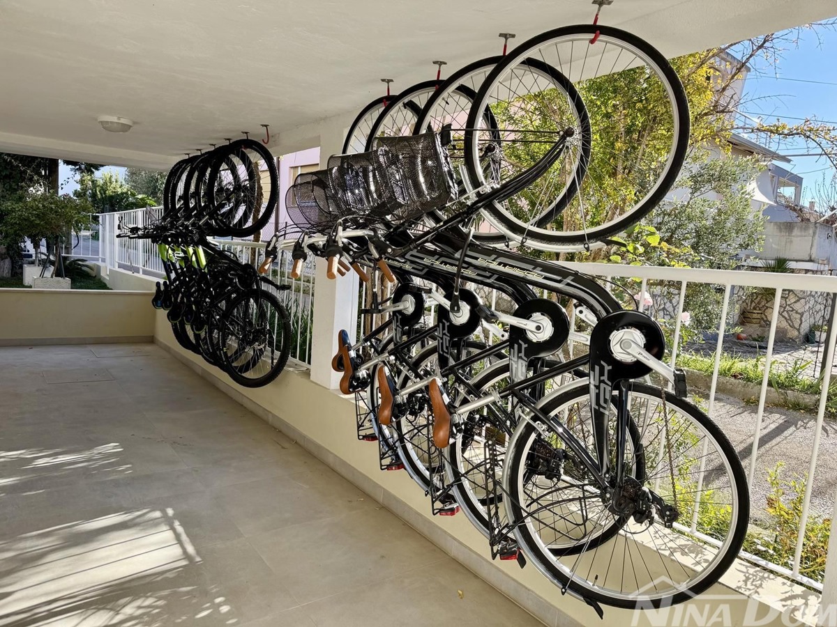 Dalmazia – Zara – Aparthotel in prima fila sul mare con parcheggio e bar