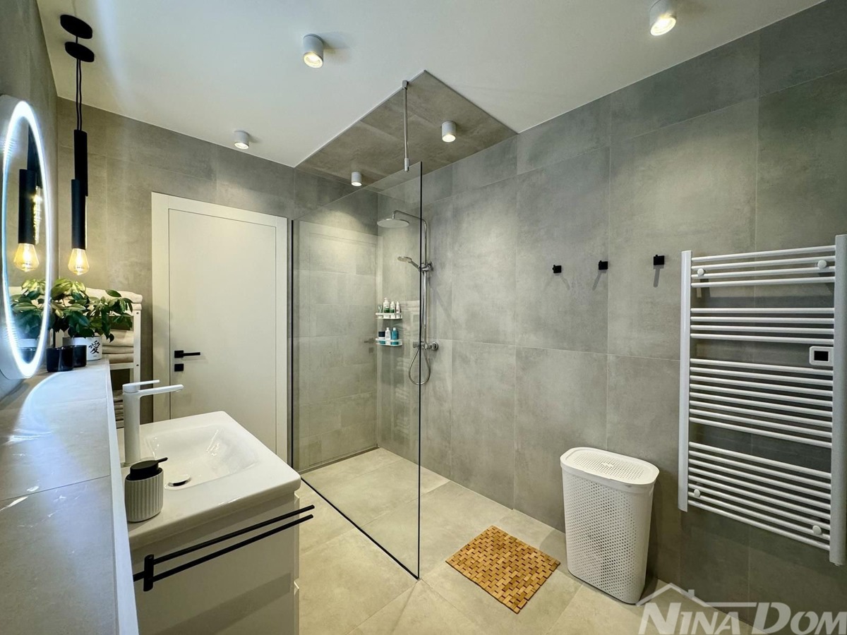 Dalmazia – Zara – Aparthotel in prima fila sul mare con parcheggio e bar