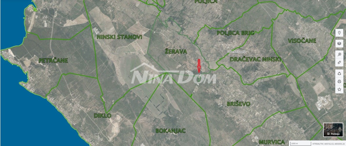 Terreno edificabile lungo la strada principale Žerava, a 8 km da Zara