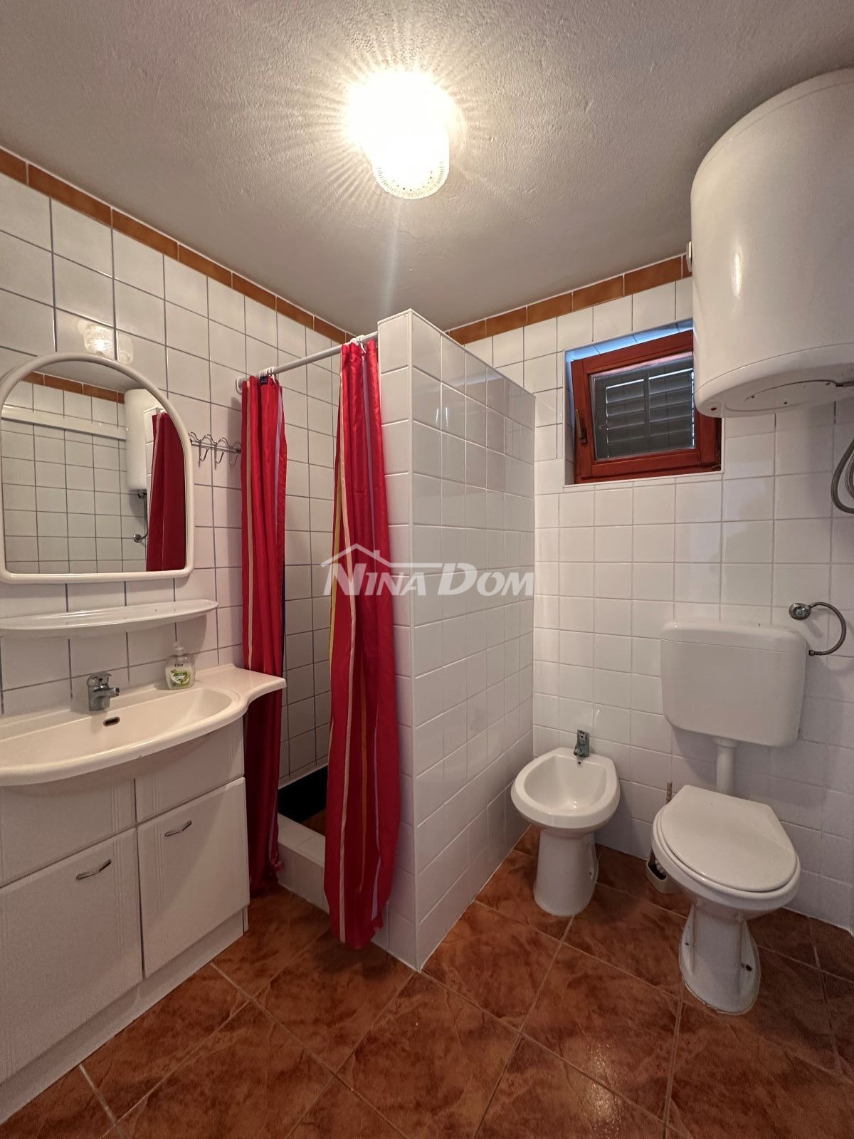 Casa con appartamenti a Drage, 4 unità + possibilità di ampliamento