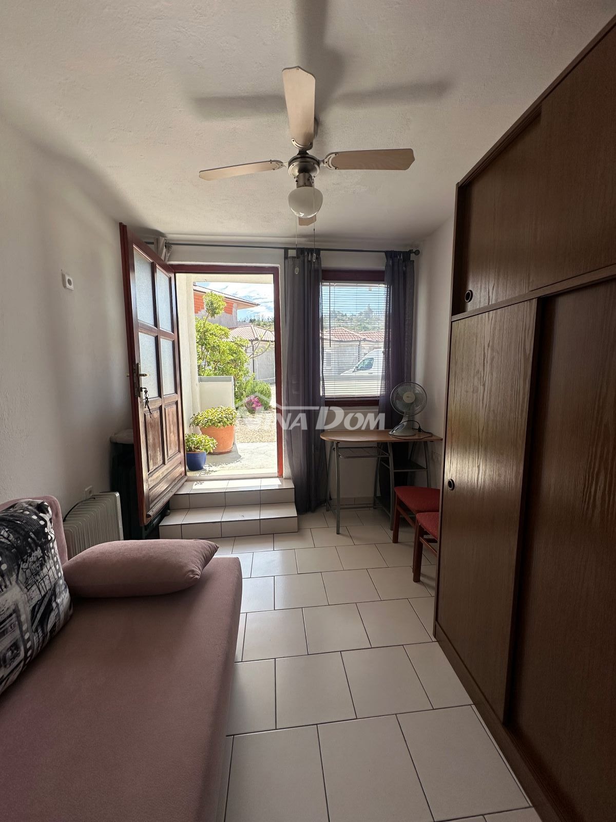 Casa con appartamenti a Drage, 4 unità + possibilità di ampliamento