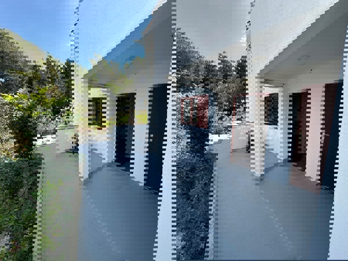 Casa con appartamenti a Drage, 4 unità + possibilità di ampliamento
