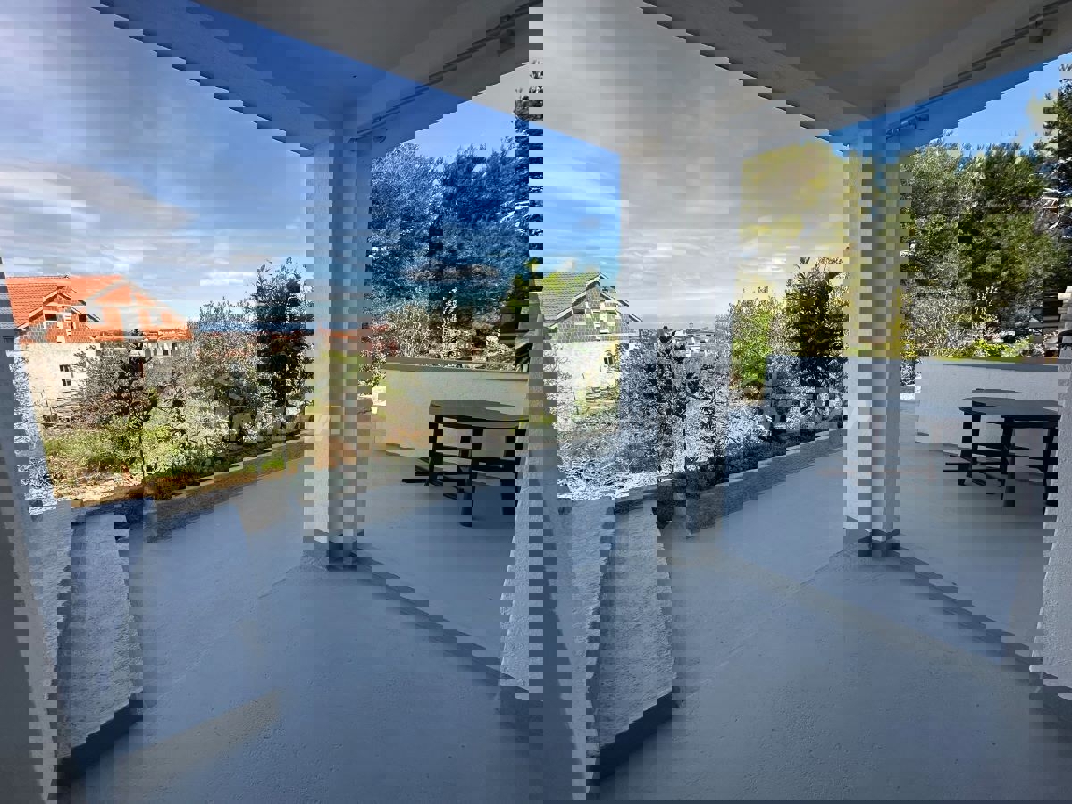 Casa con appartamenti a Drage, 4 unità + possibilità di ampliamento