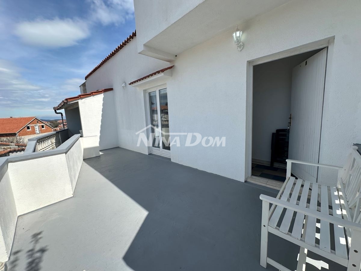 Casa con appartamenti a Drage, 4 unità + possibilità di ampliamento