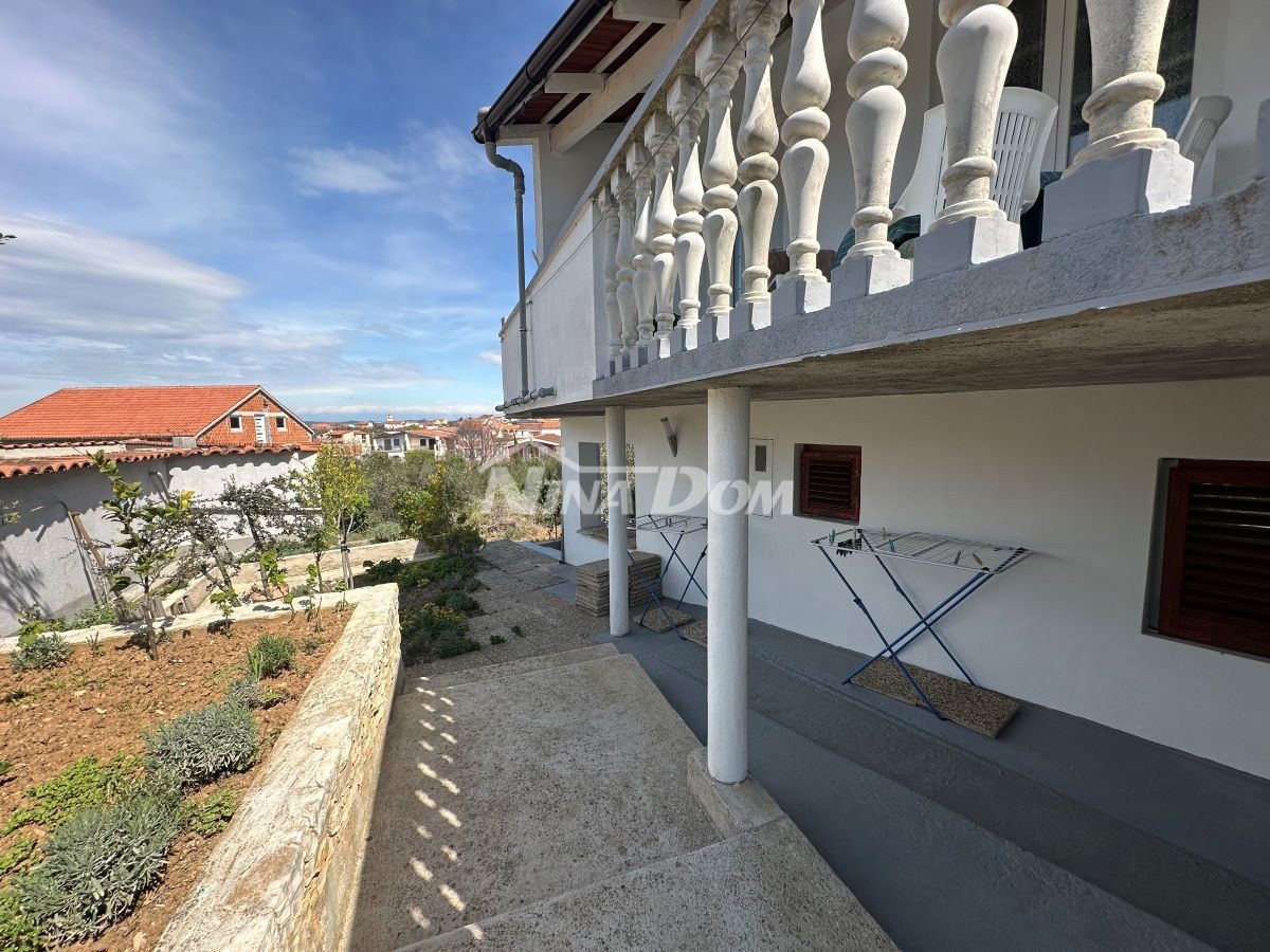 Casa con appartamenti a Drage, 4 unità + possibilità di ampliamento