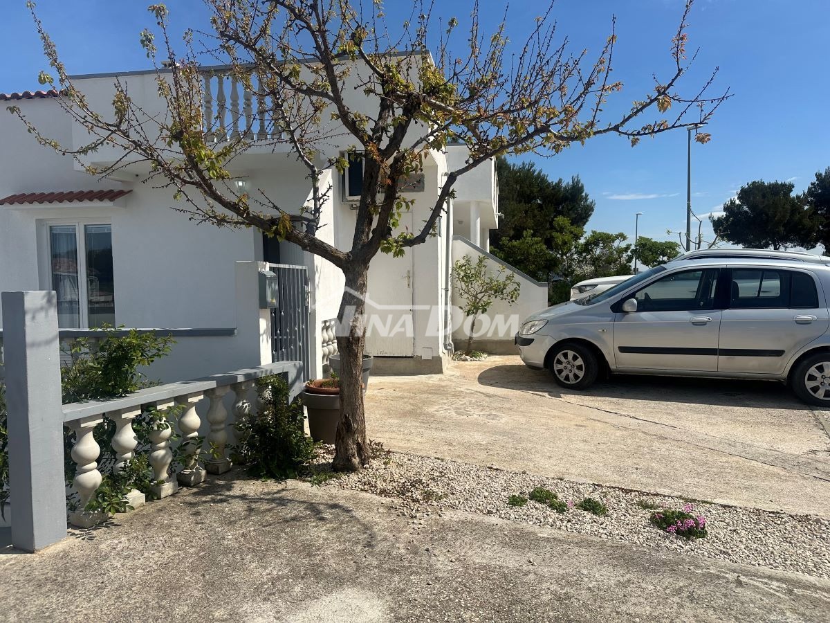 Casa con appartamenti a Drage, 4 unità + possibilità di ampliamento