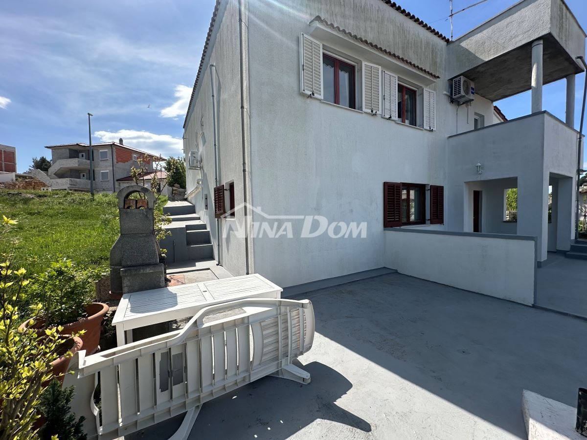 Casa con appartamenti a Drage, 4 unità + possibilità di ampliamento