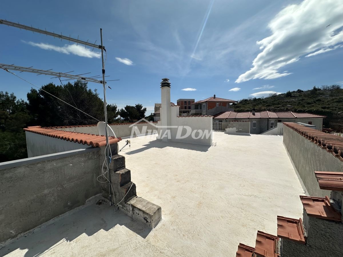 Casa con appartamenti a Drage, 4 unità + possibilità di ampliamento