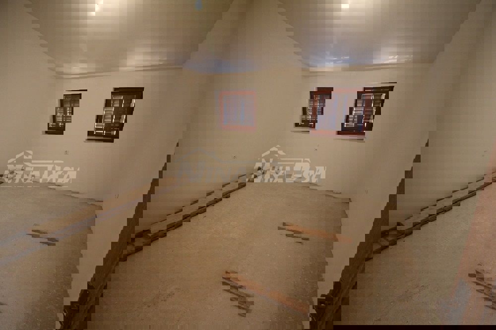 Proprietà di famiglia con un bellissimo giardino